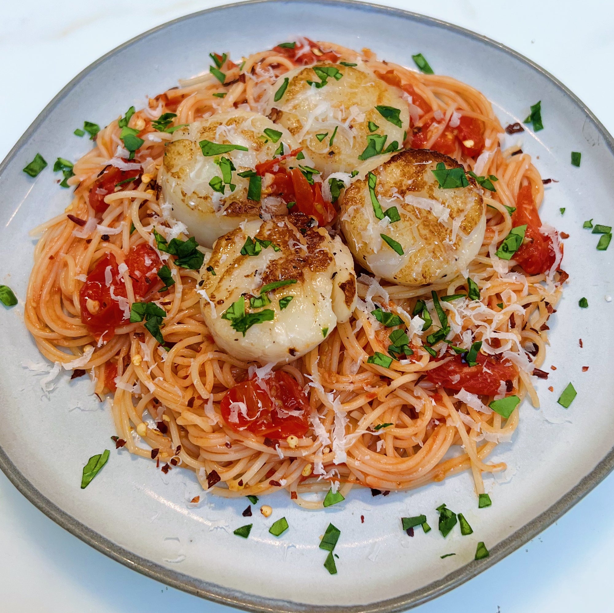 Seared Scallop Pasta with Burst Tomatoes and Parsley